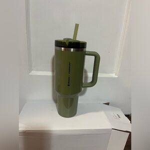 Starbucks x Stanley Vacuum Sealed Tumbler Cup